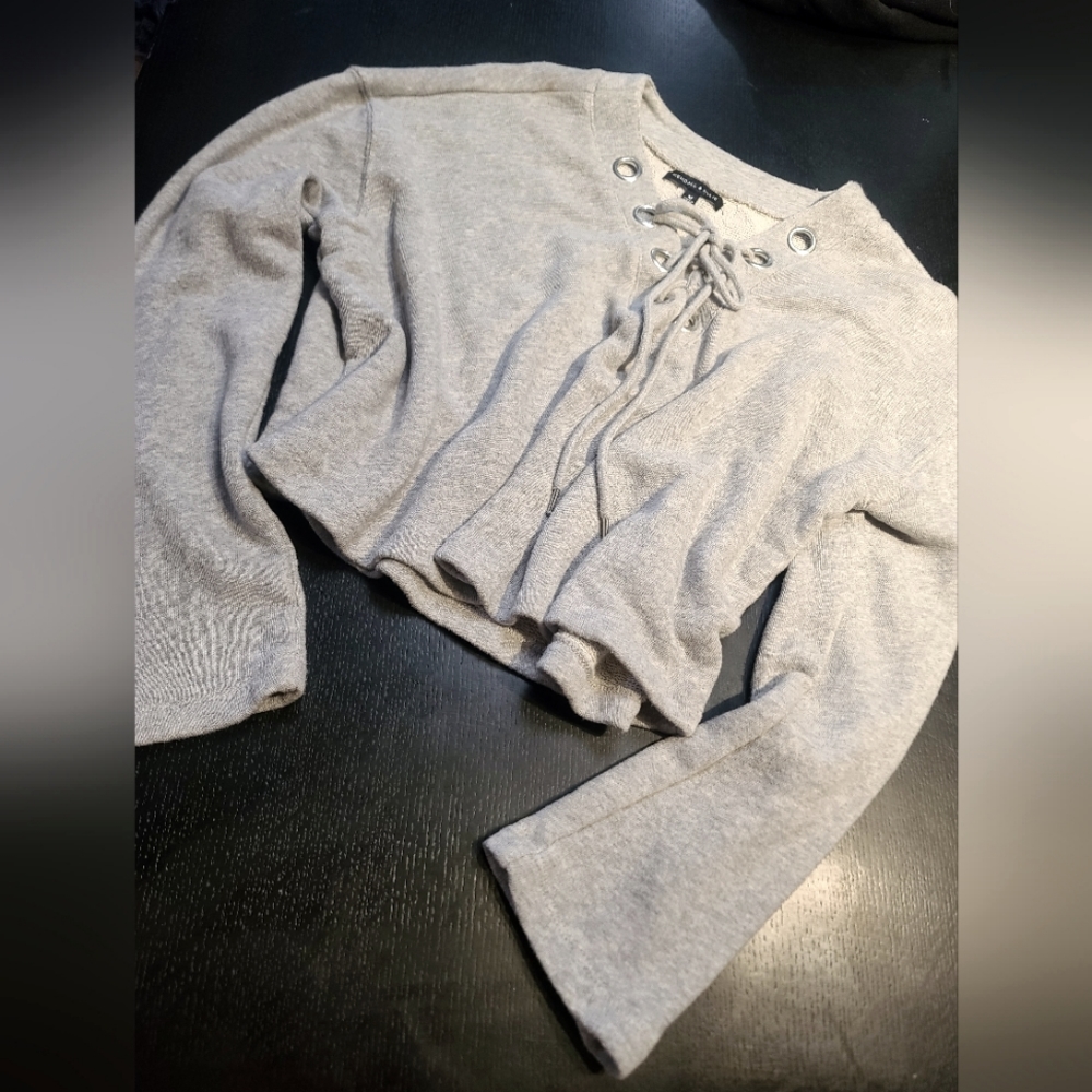 Kendall & Kylie cropped sweater size medium